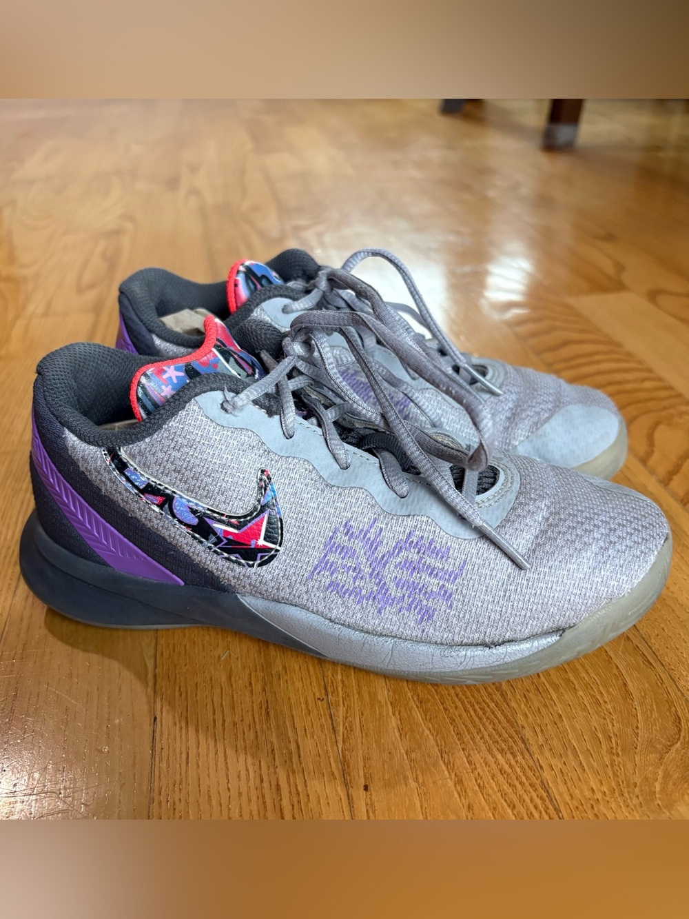 Nike Boys Kyrie Flytrap II basketball Shoes Sneakers AQ3413-003 youth Sz 2.5Y